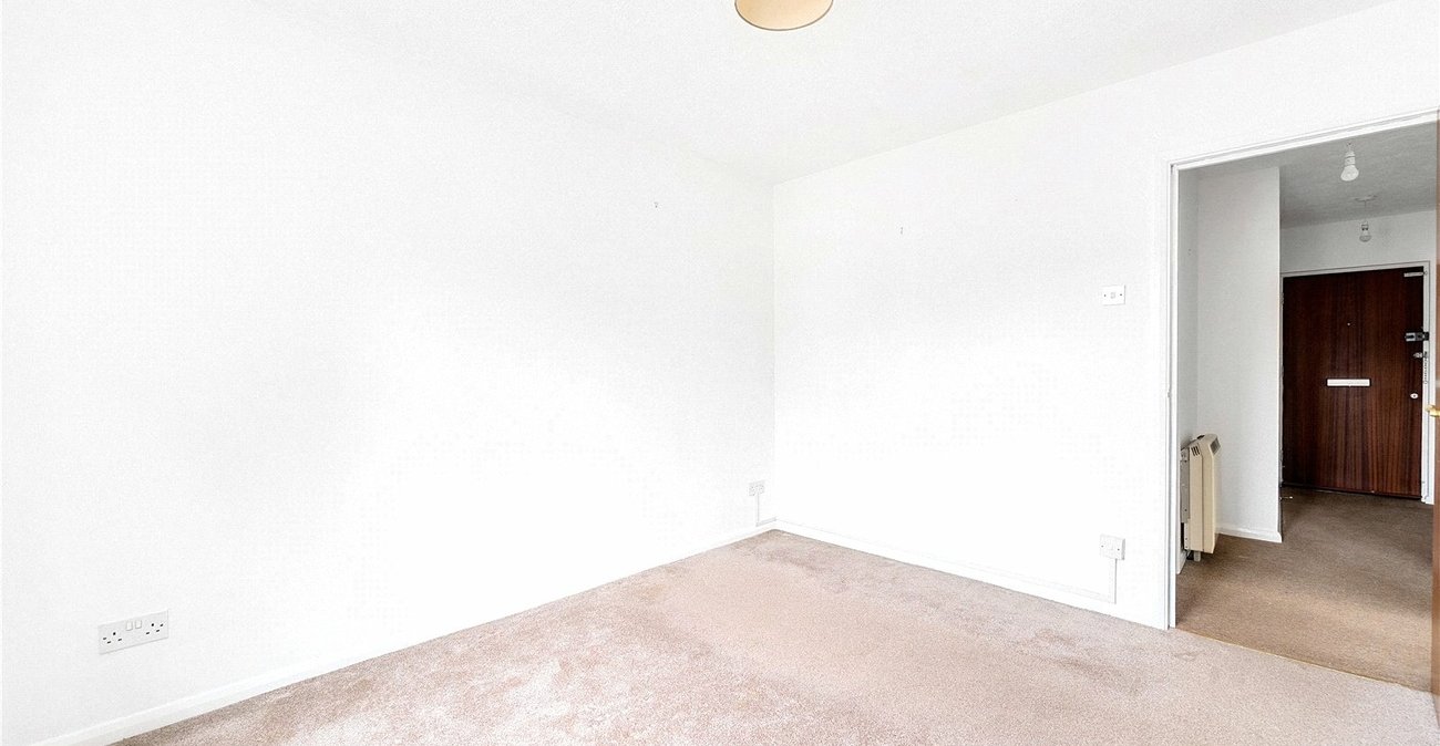 1 bedroom property for sale in Sydenham | Robinson Jackson