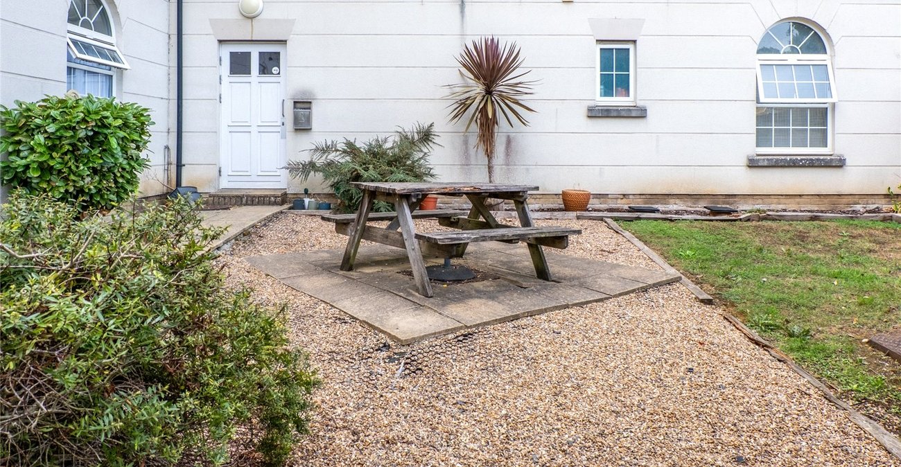 2 bedroom property for sale in Maidstone | Robinson Michael & Jackson