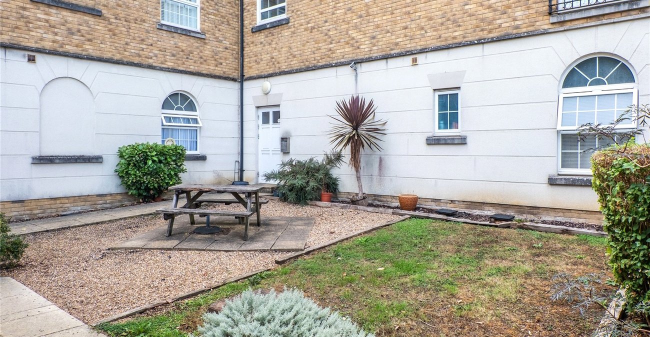 2 bedroom property for sale in Maidstone | Robinson Michael & Jackson