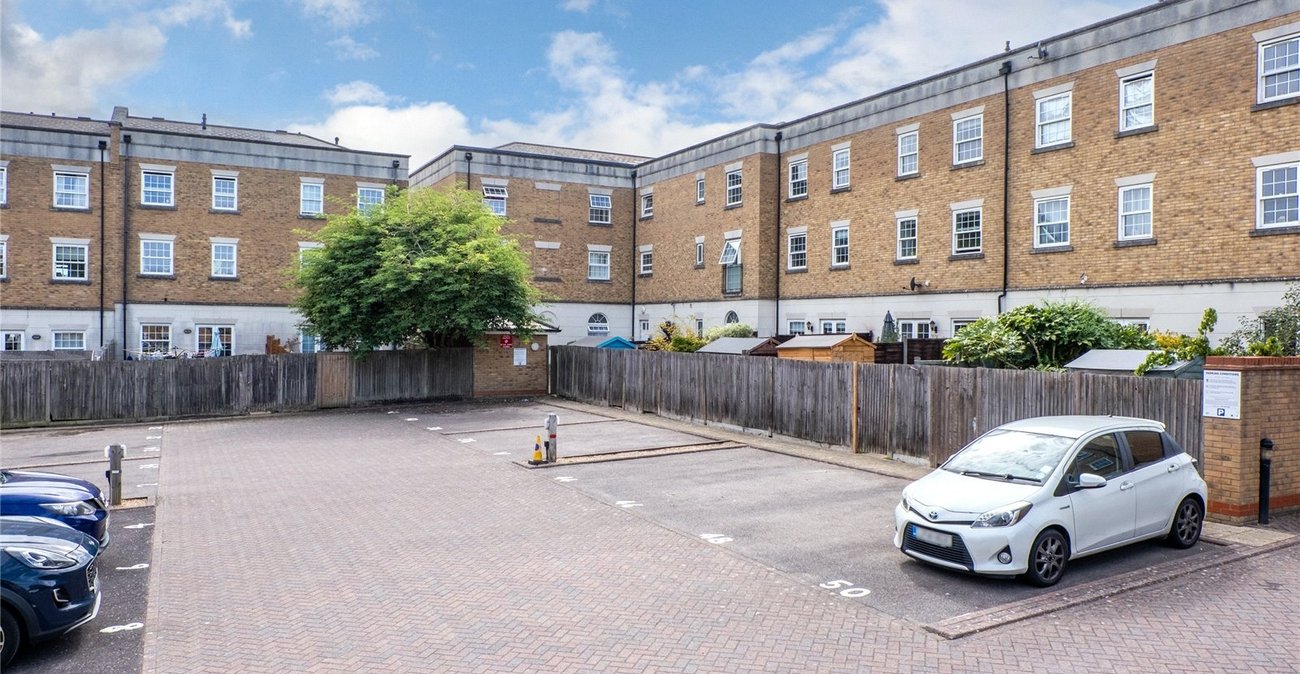 2 bedroom property for sale in Maidstone | Robinson Michael & Jackson
