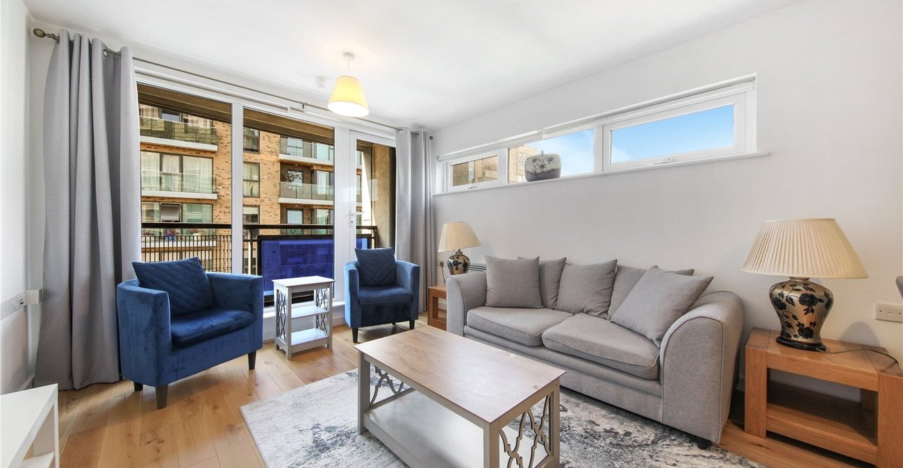 2 bedroom property for sale in London | Robinson Jackson