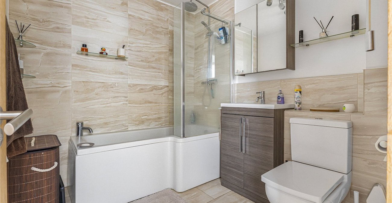 3 bedroom house for sale in Rainham | Robinson Michael & Jackson