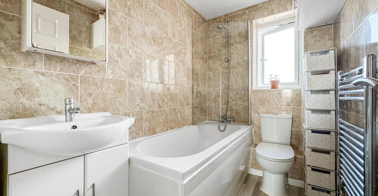 2 bedroom house for sale in Rainham | Robinson Michael & Jackson