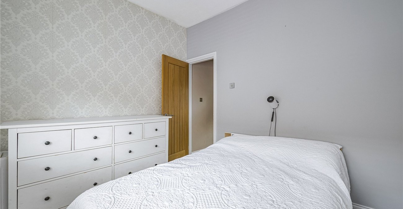 2 bedroom house for sale in Northfleet | Robinson Michael & Jackson
