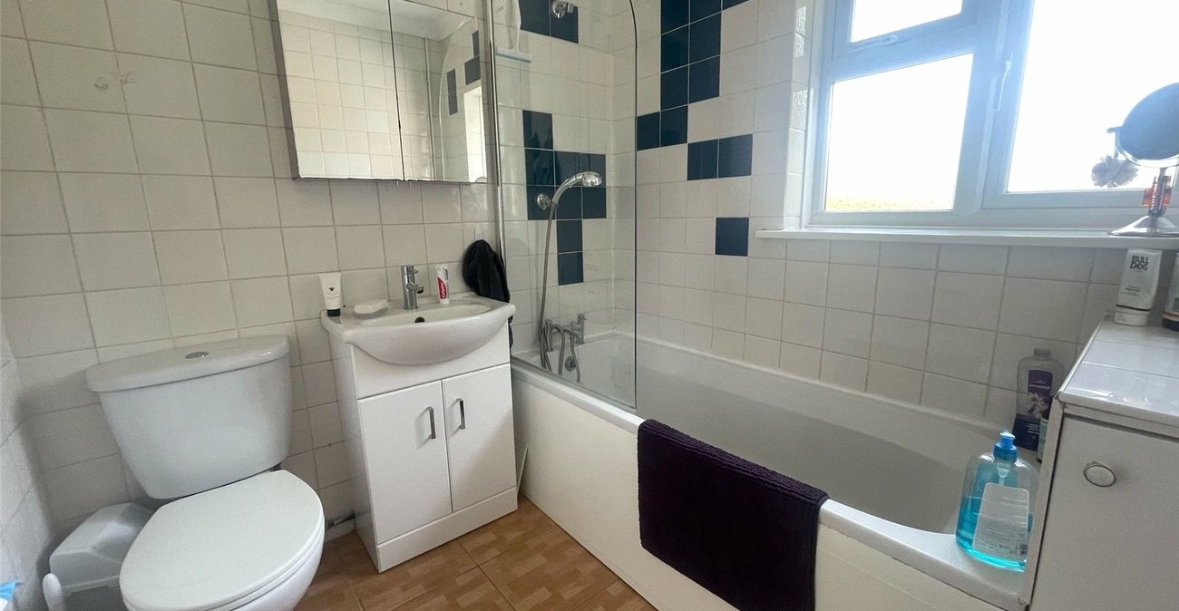 3 bedroom house for sale in Gravesend | Robinson Michael & Jackson