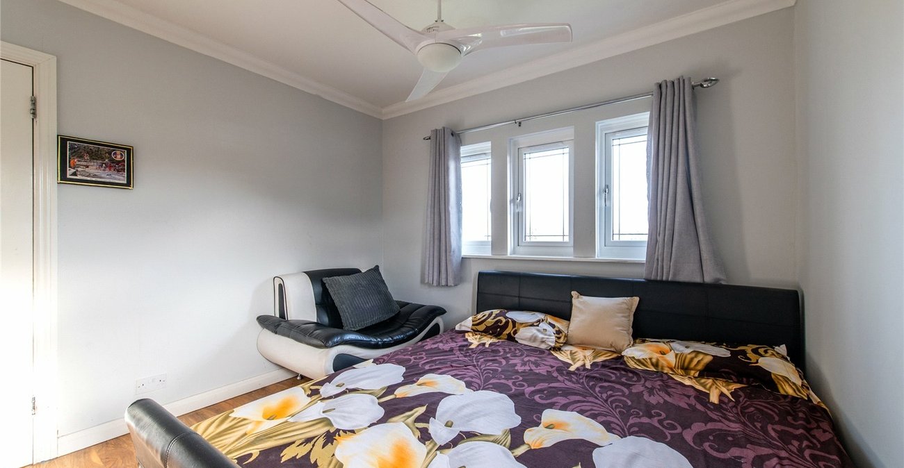 5 bedroom house for sale in Gravesend | Robinson Michael & Jackson