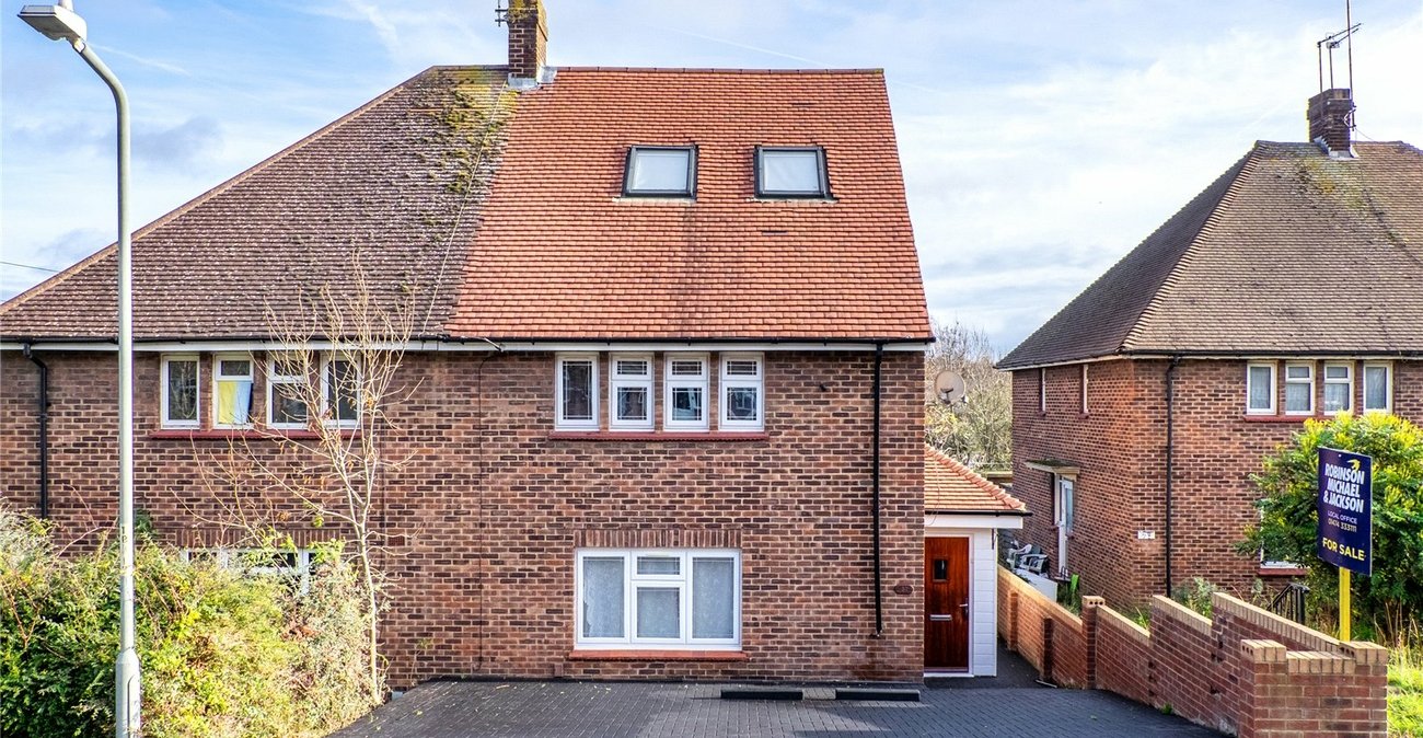 5 bedroom house for sale in Gravesend | Robinson Michael & Jackson