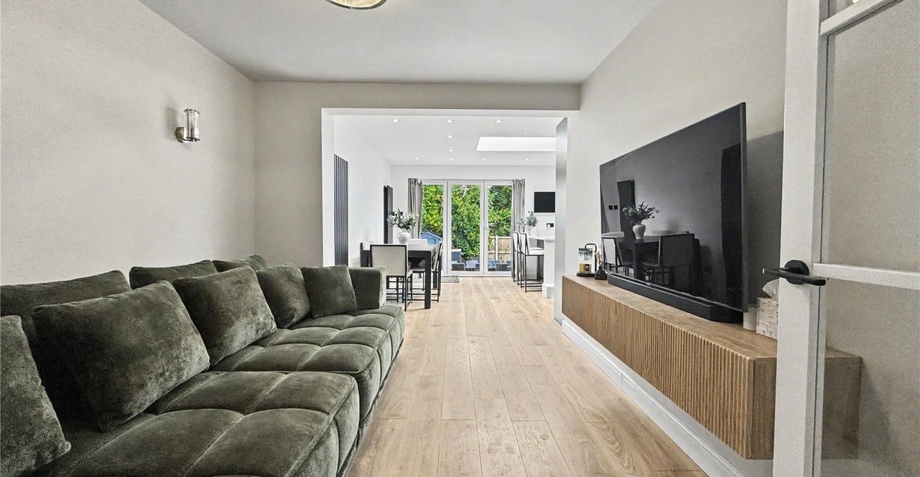 2 bedroom bungalow for sale in Rainham | Robinson Michael & Jackson