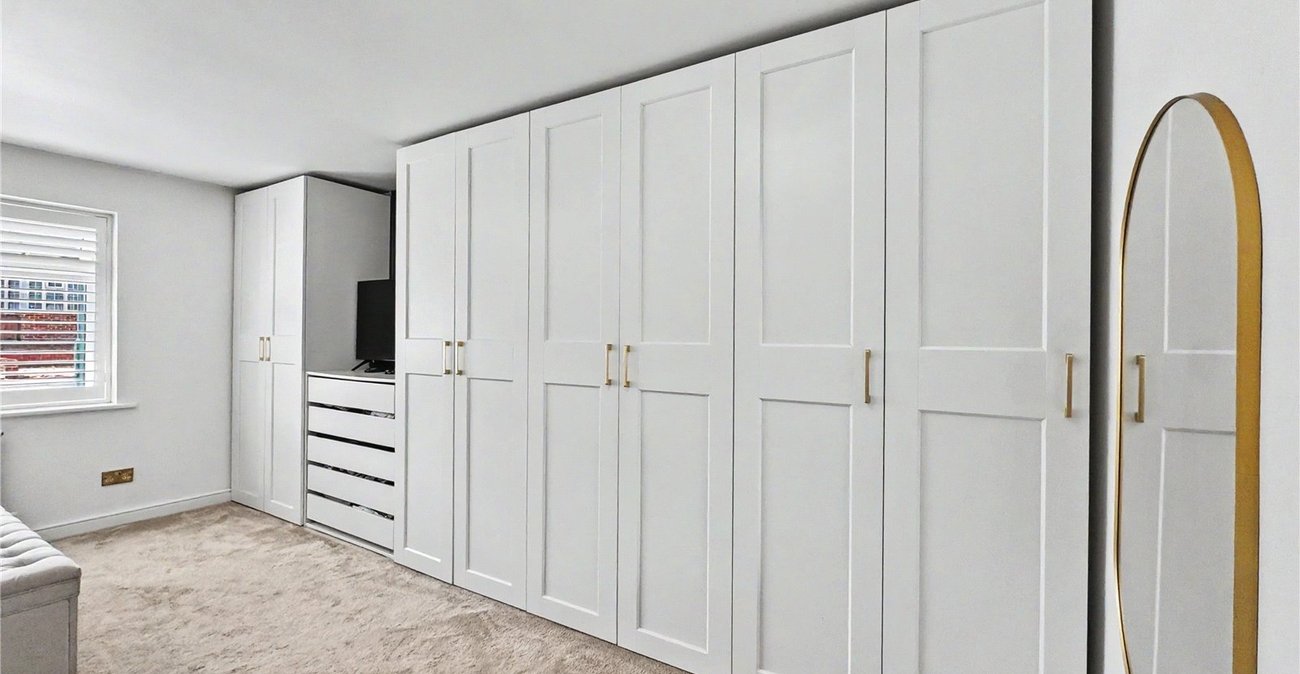 2 bedroom bungalow for sale in Rainham | Robinson Michael & Jackson