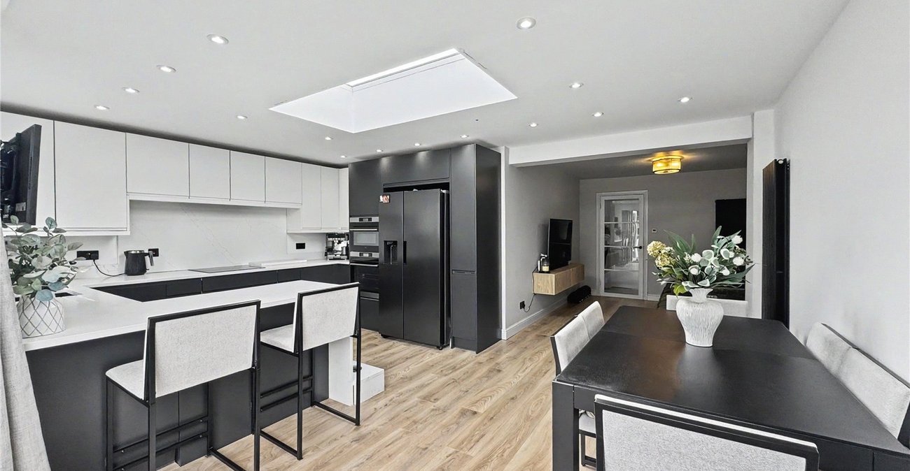 2 bedroom bungalow for sale in Rainham | Robinson Michael & Jackson