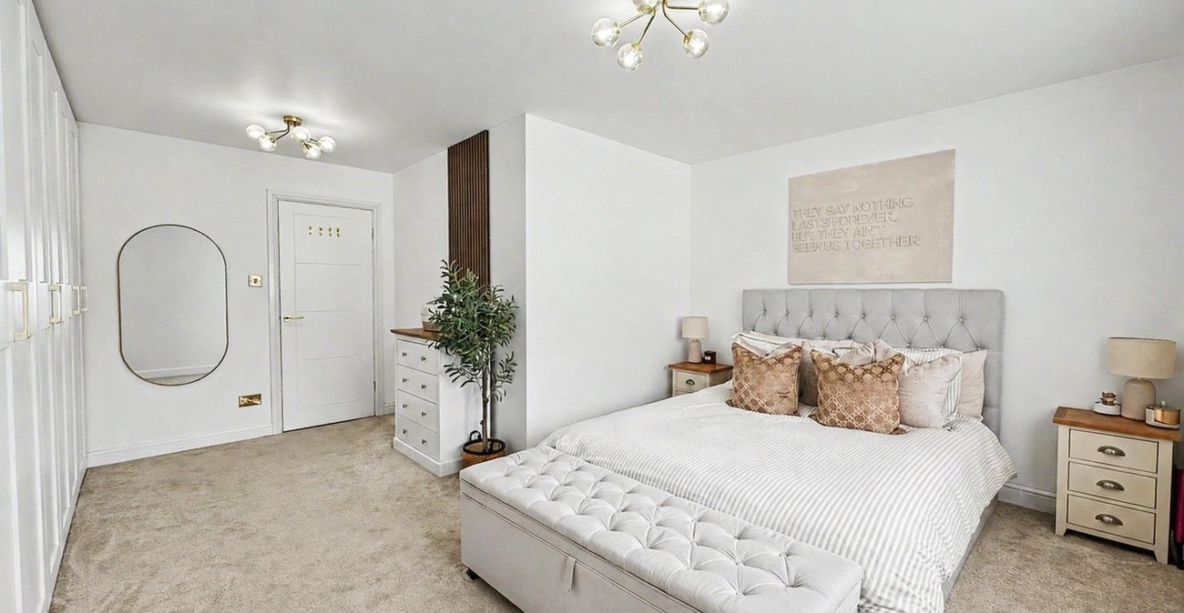 2 bedroom bungalow for sale in Rainham | Robinson Michael & Jackson