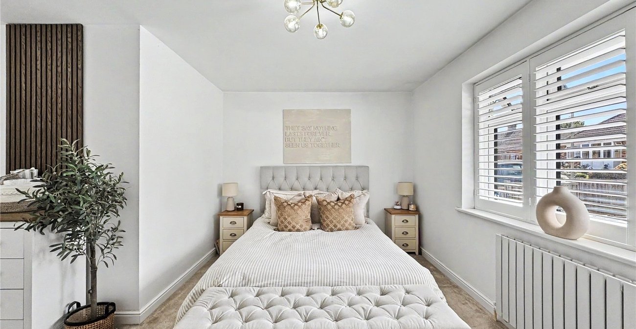 2 bedroom bungalow for sale in Rainham | Robinson Michael & Jackson