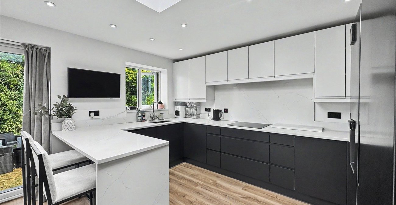 2 bedroom bungalow for sale in Rainham | Robinson Michael & Jackson