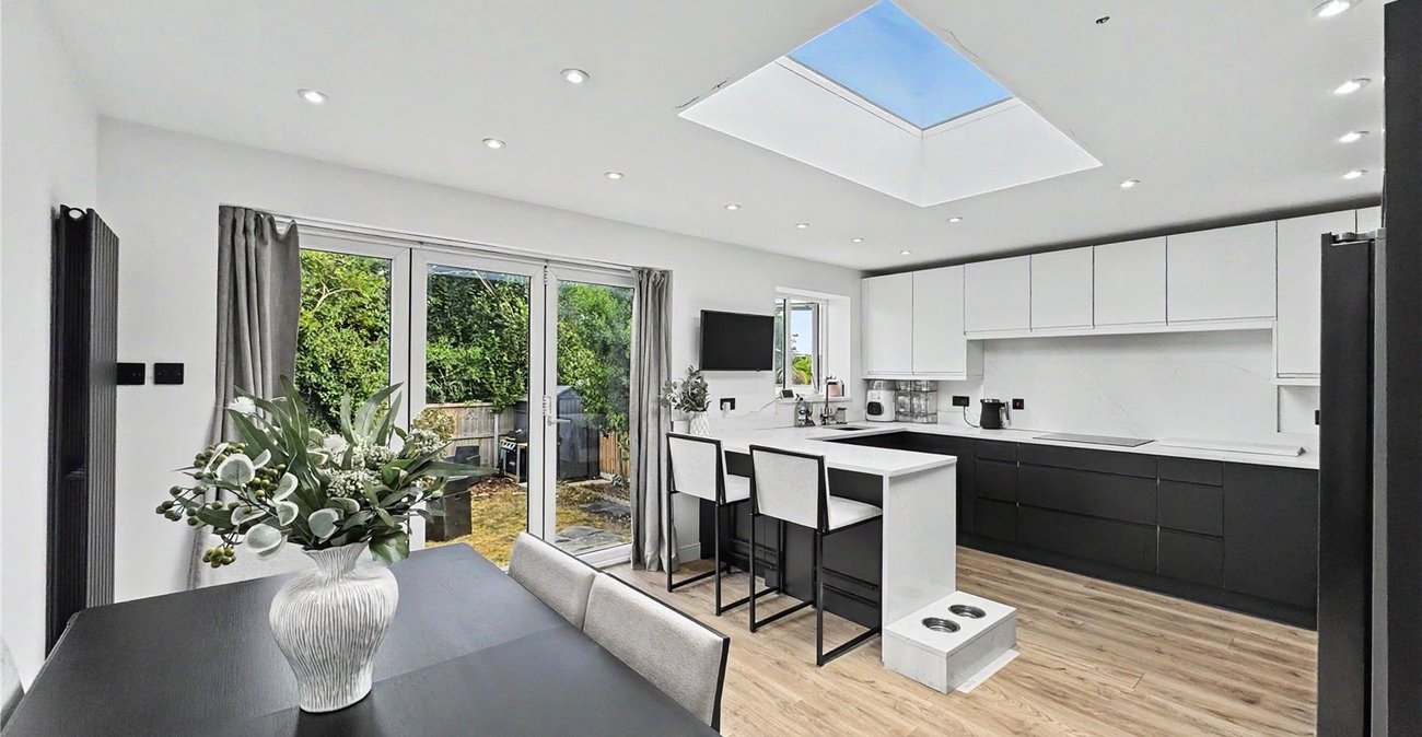 2 bedroom bungalow for sale in Rainham | Robinson Michael & Jackson