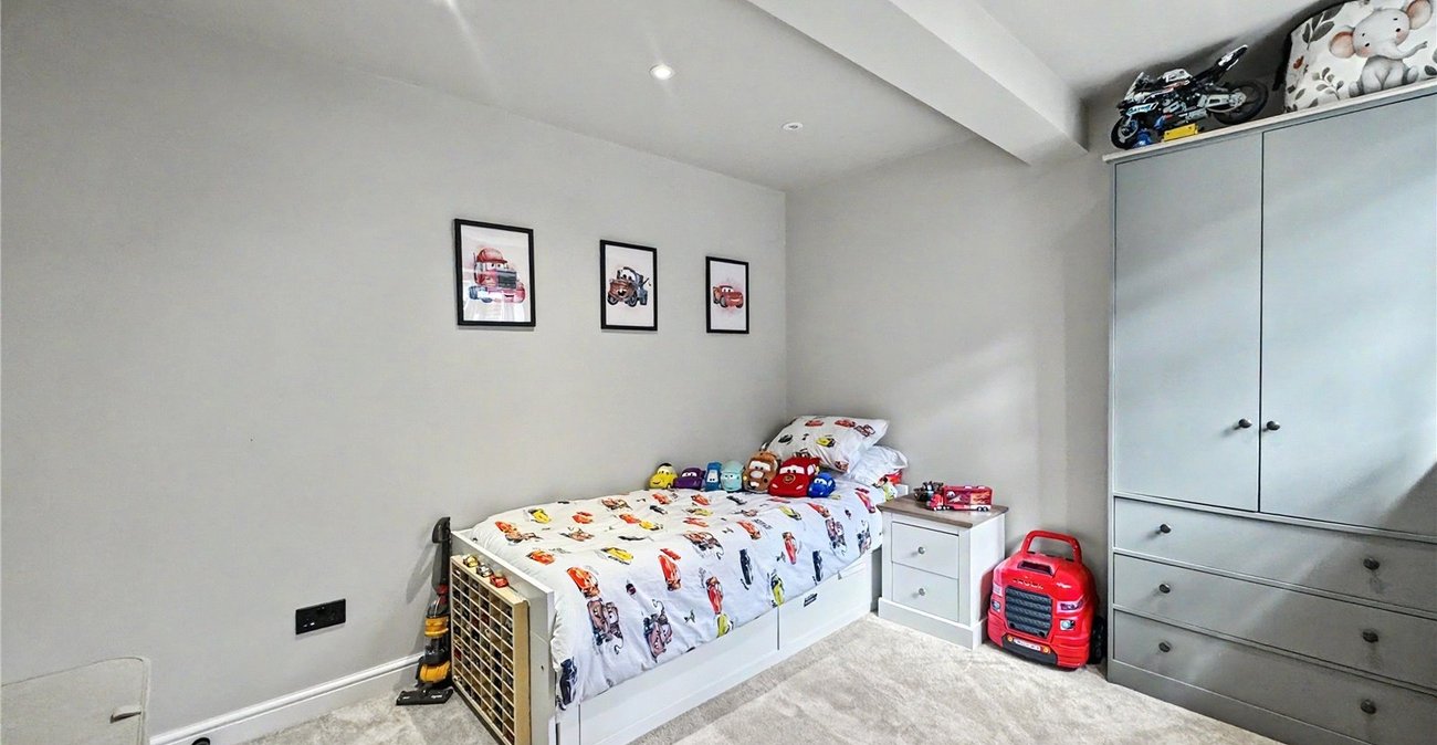 2 bedroom bungalow for sale in Rainham | Robinson Michael & Jackson