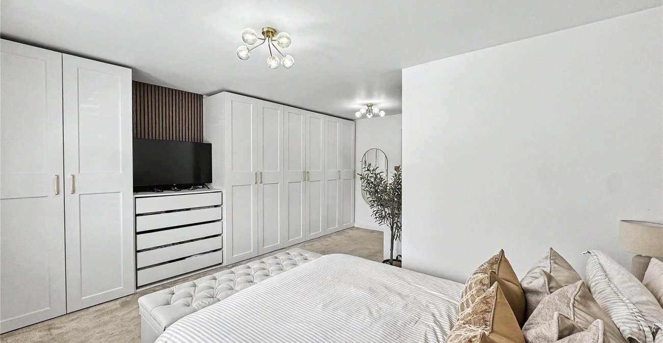2 bedroom bungalow for sale in Rainham | Robinson Michael & Jackson