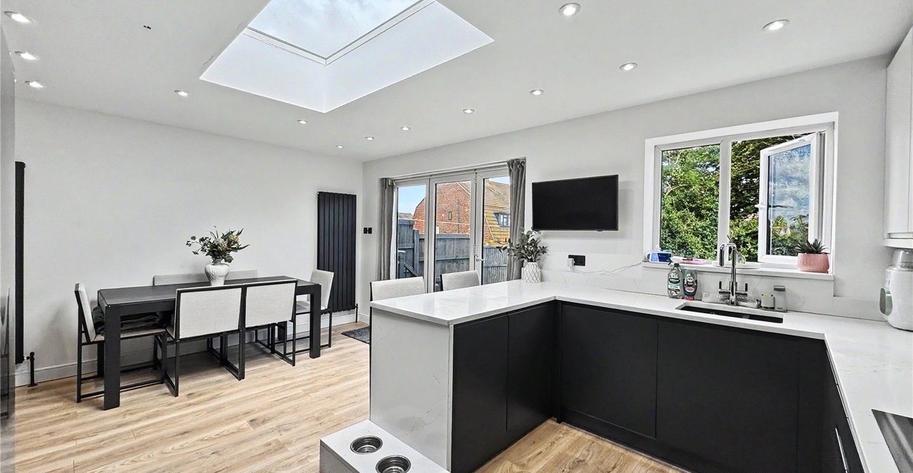 2 bedroom bungalow for sale in Rainham | Robinson Michael & Jackson
