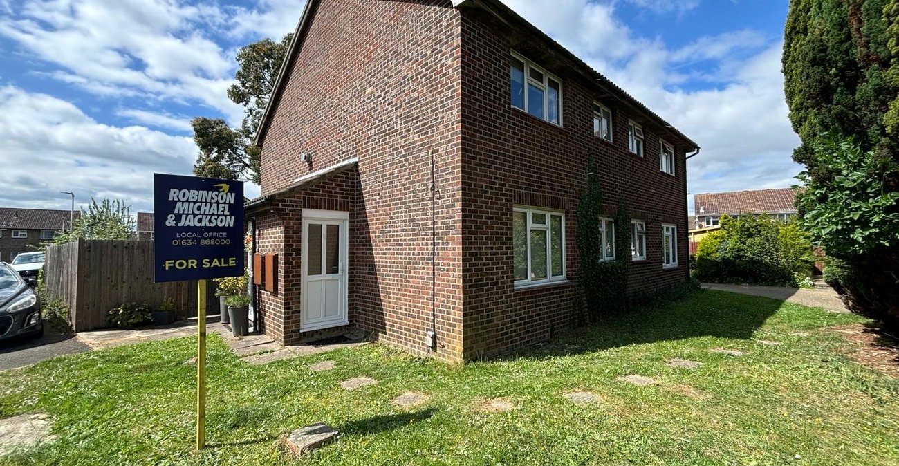 1 bedroom house for sale in Lordswood | Robinson Michael & Jackson