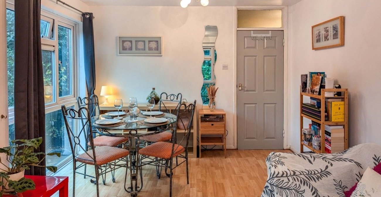 1 bedroom property for sale in Forest Hill | Robinson Jackson