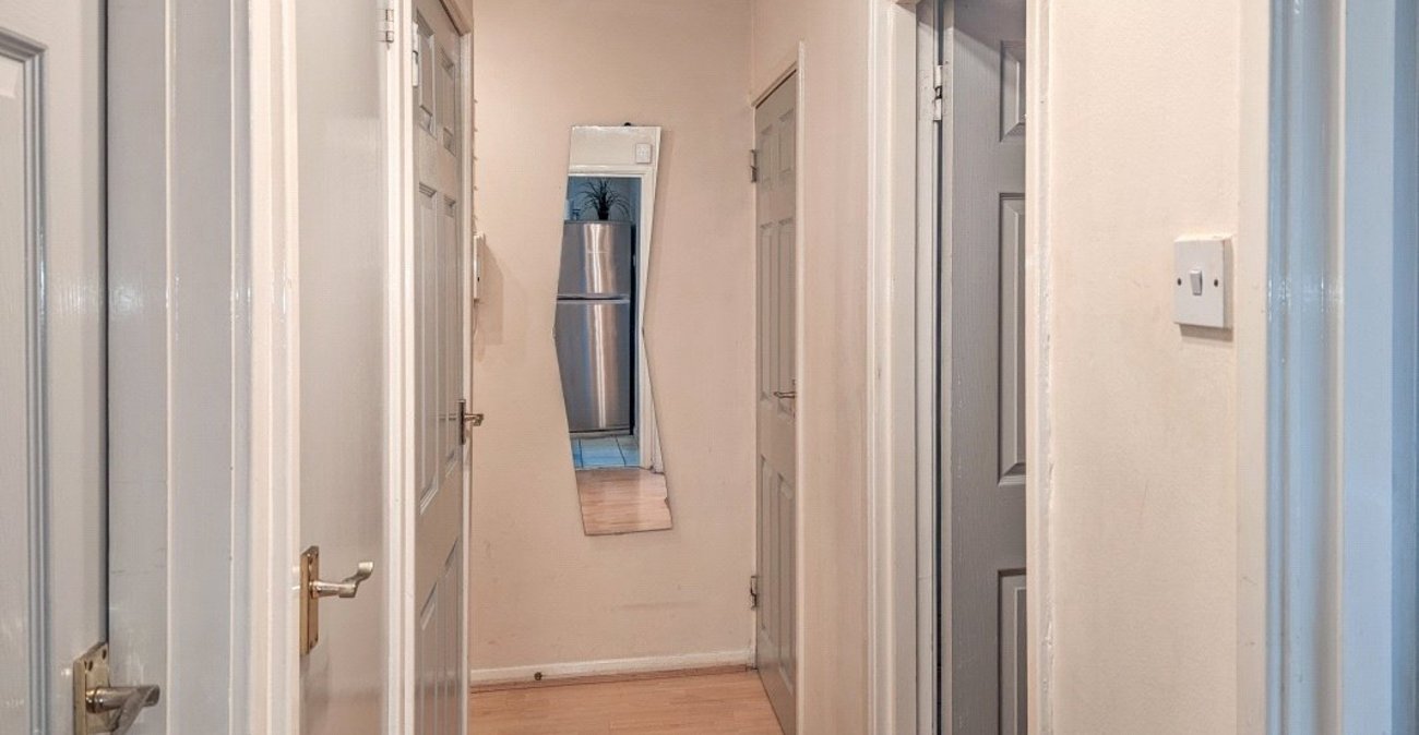 1 bedroom property for sale in Forest Hill | Robinson Jackson