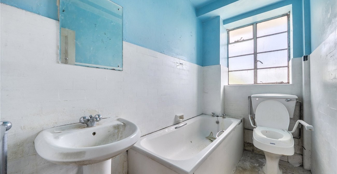 2 bedroom property for sale in Forest Hill | Robinson Jackson