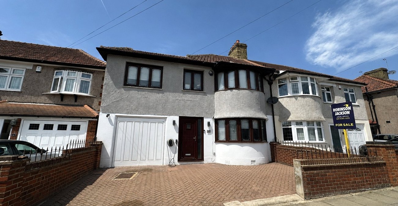 5 bedroom house for sale in Welling | Robinson Jackson