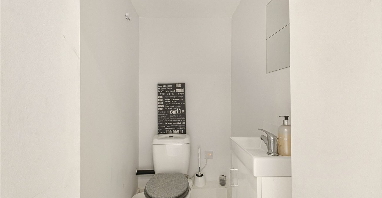 5 bedroom house for sale in Welling | Robinson Jackson