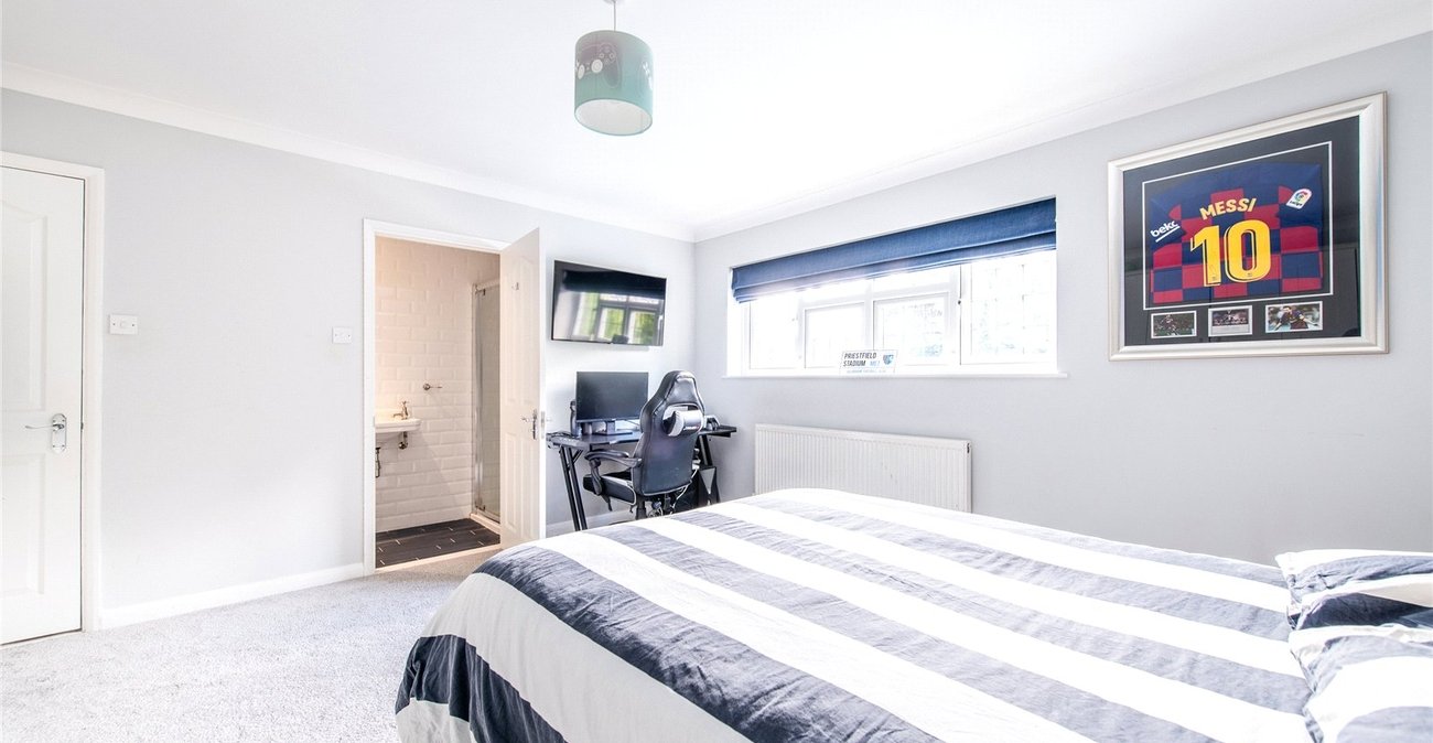 5 bedroom house for sale in Higham | Robinson Michael & Jackson