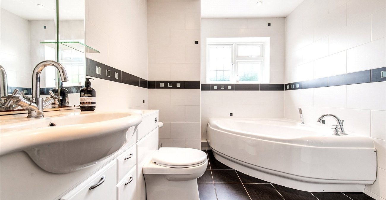 5 bedroom house for sale in Higham | Robinson Michael & Jackson
