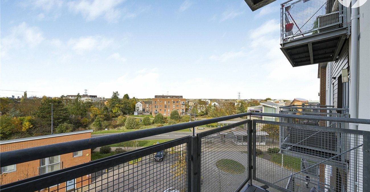 2 bedroom property for sale in Dartford | Robinson Jackson