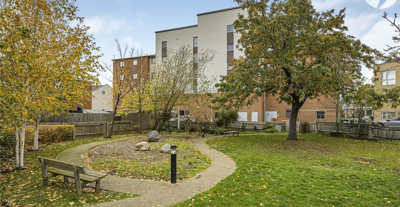 2 bedroom property for sale in Dartford | Robinson Jackson