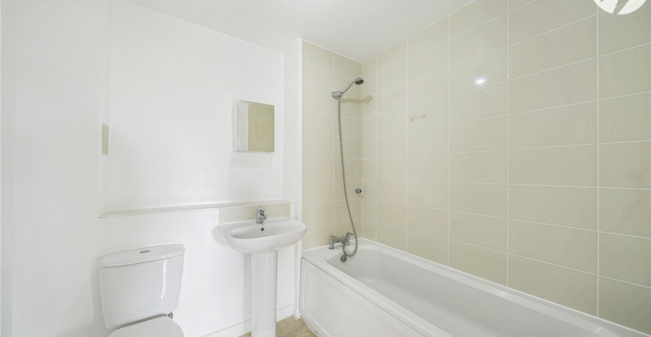 2 bedroom property for sale in Dartford | Robinson Jackson