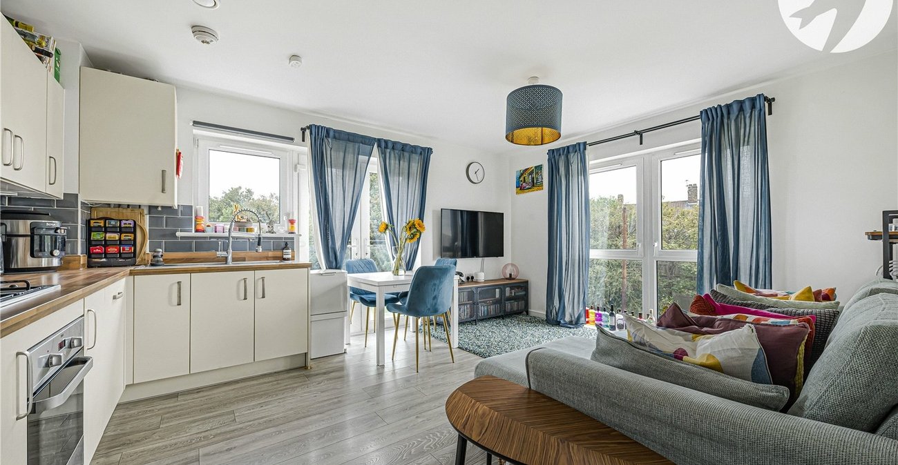 2 bedroom property for sale in Dartford | Robinson Jackson