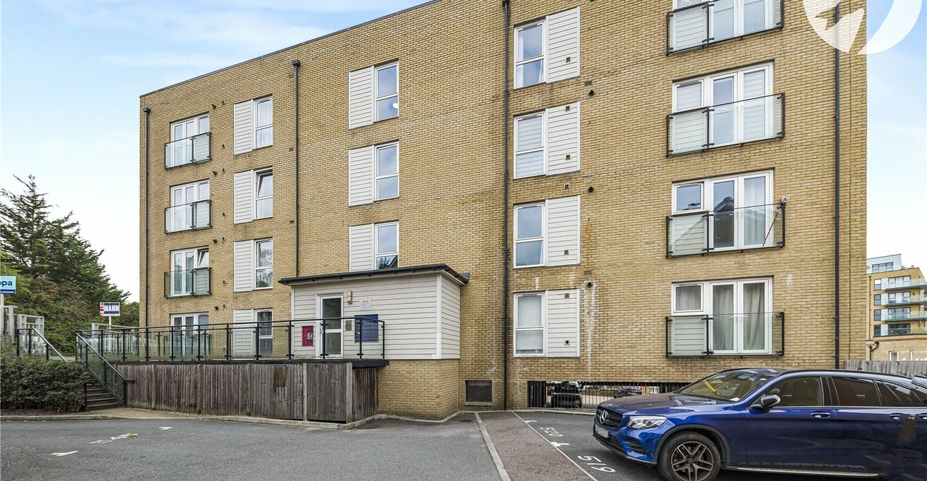 2 bedroom property for sale in Dartford | Robinson Jackson