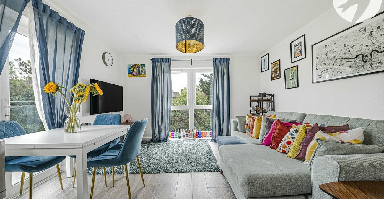 2 bedroom property for sale in Dartford | Robinson Jackson