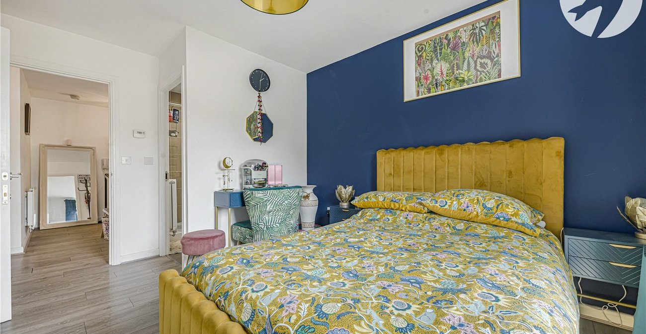 2 bedroom property for sale in Dartford | Robinson Jackson