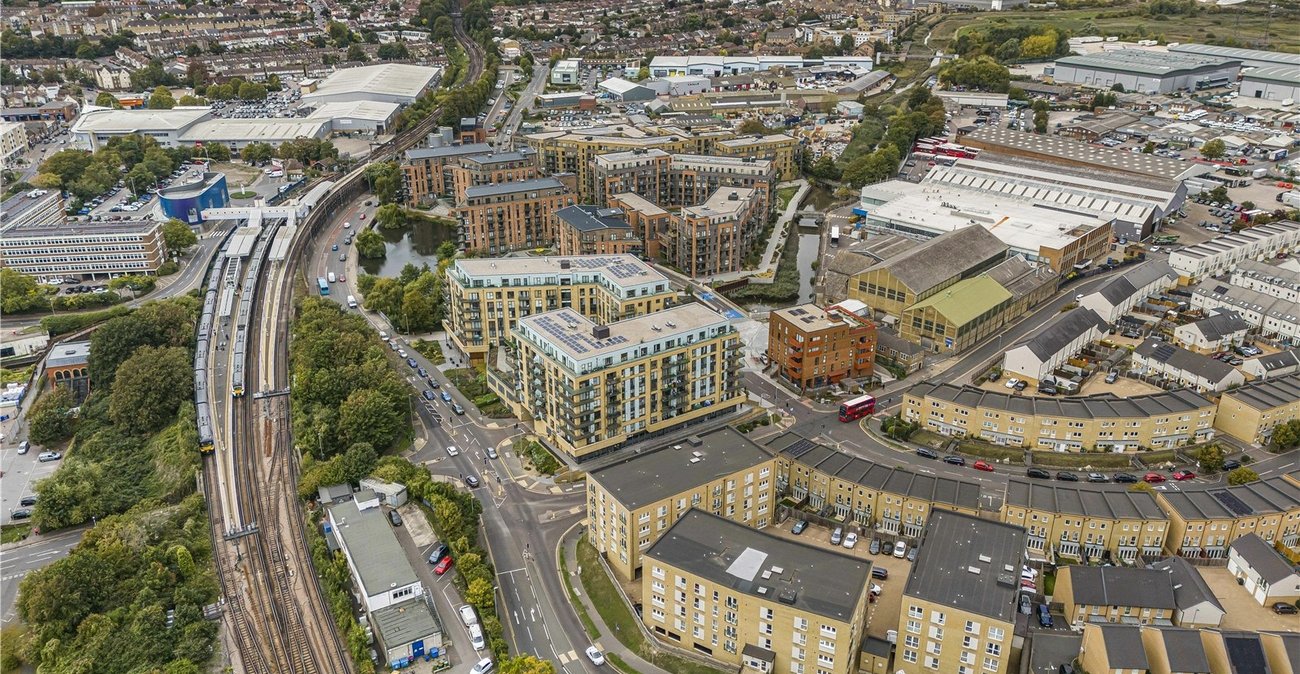 2 bedroom property for sale in Dartford | Robinson Jackson