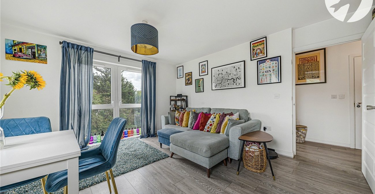 2 bedroom property for sale in Dartford | Robinson Jackson