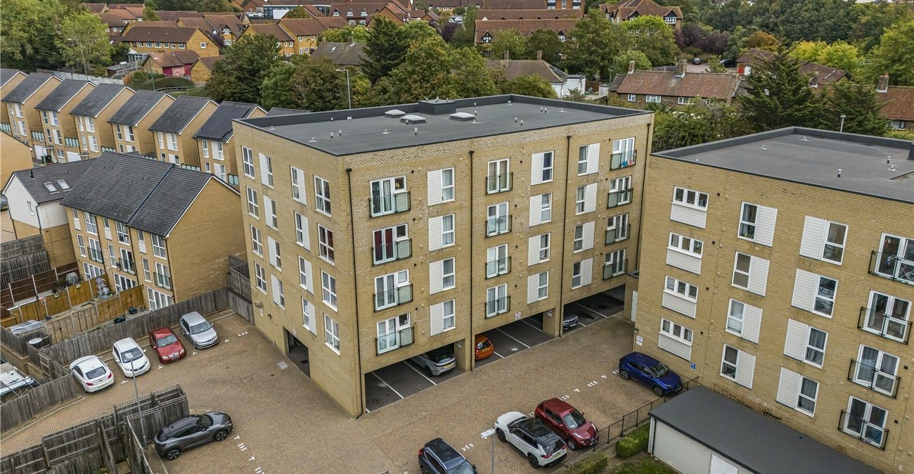 2 bedroom property for sale in Dartford | Robinson Jackson