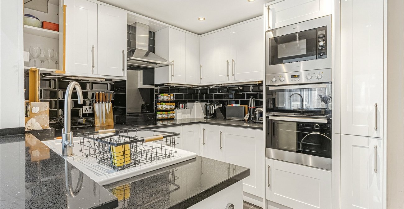 2 bedroom house for sale in Welling | Robinson Jackson