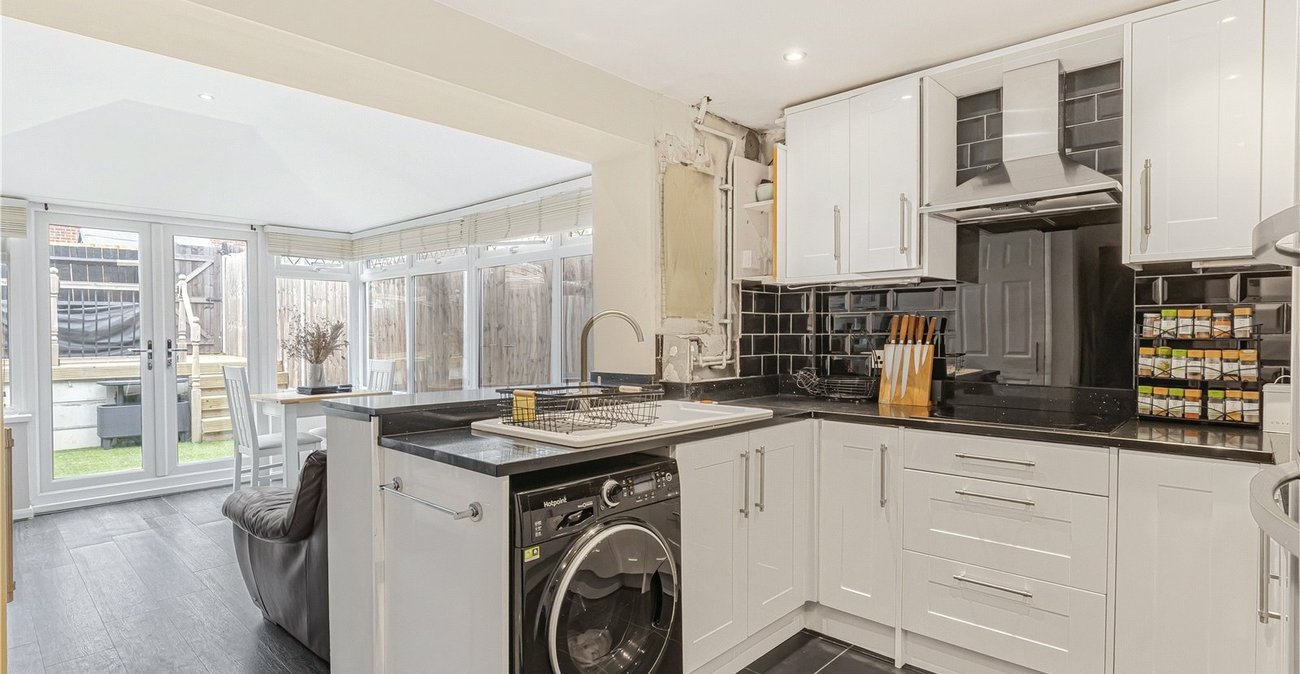 2 bedroom house for sale in Welling | Robinson Jackson