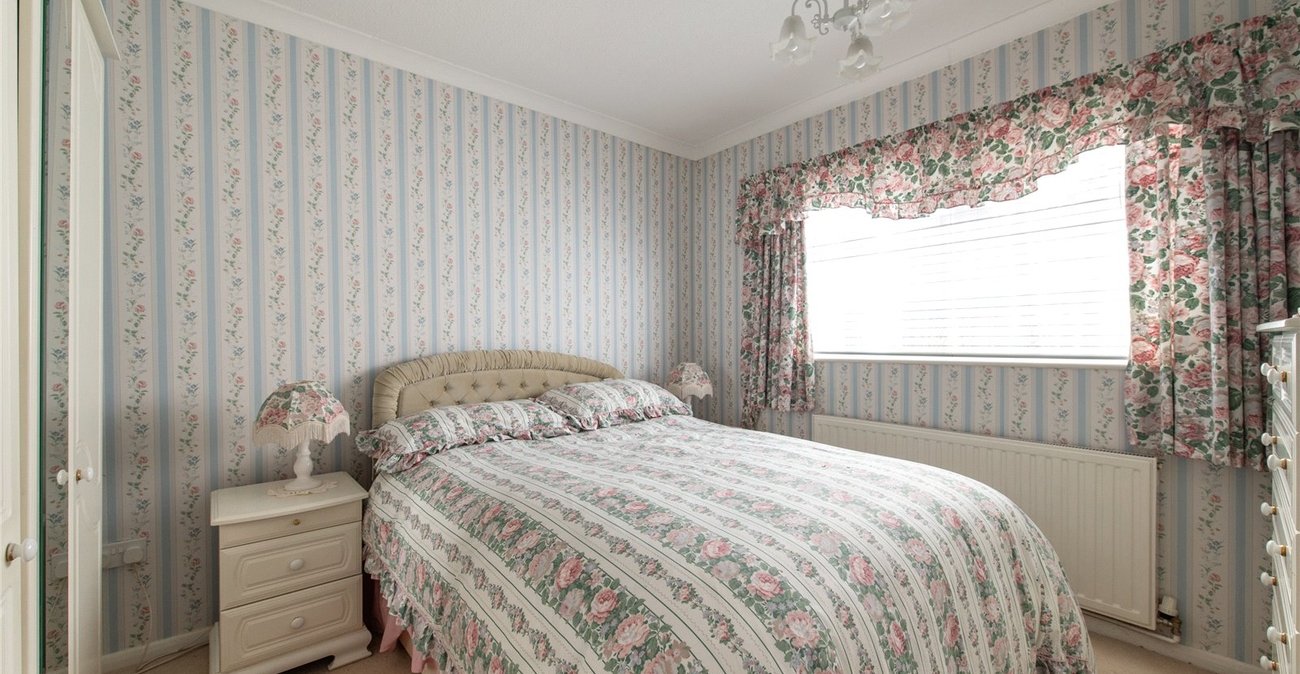 3 bedroom bungalow for sale in Northfleet | Robinson Michael & Jackson