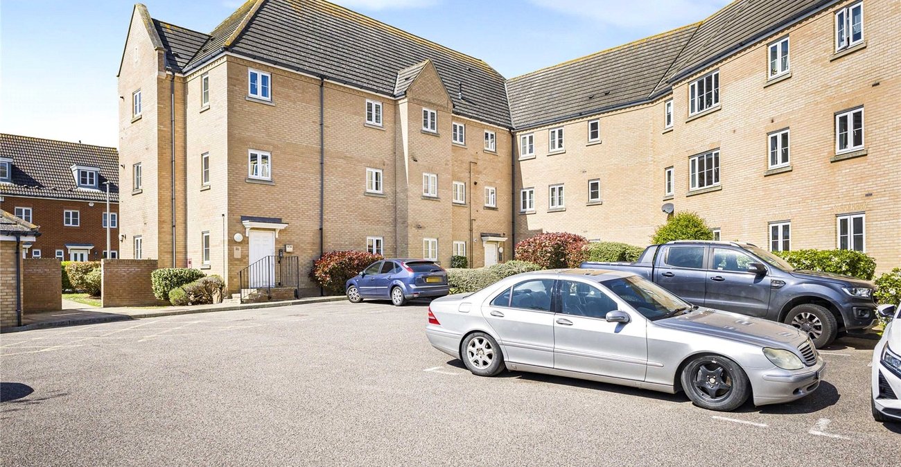 1 bedroom property for sale in Hoo | Robinson Michael & Jackson