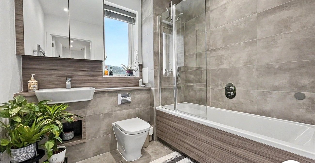 3 bedroom house for sale in Rochester | Robinson Michael & Jackson