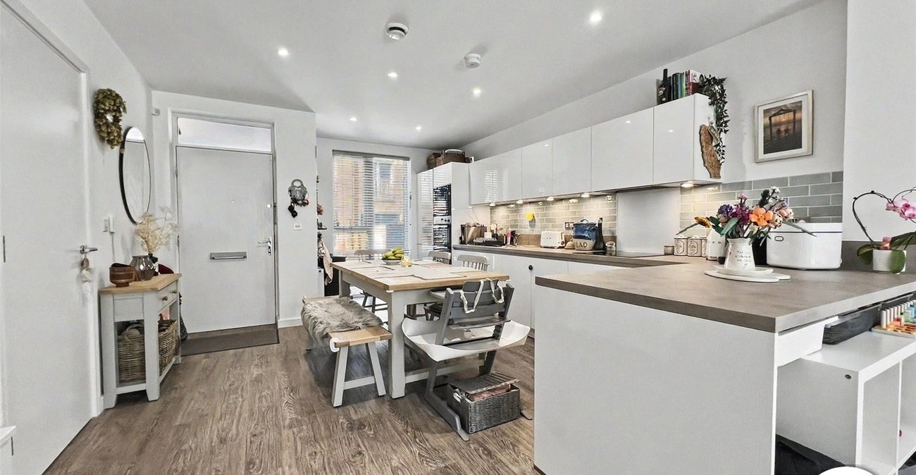 3 bedroom house for sale in Rochester | Robinson Michael & Jackson