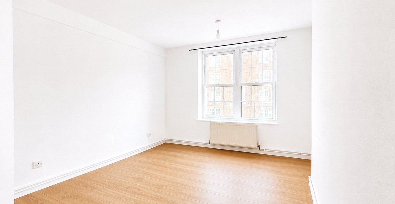 2 bedroom property for sale in London | Robinson Jackson