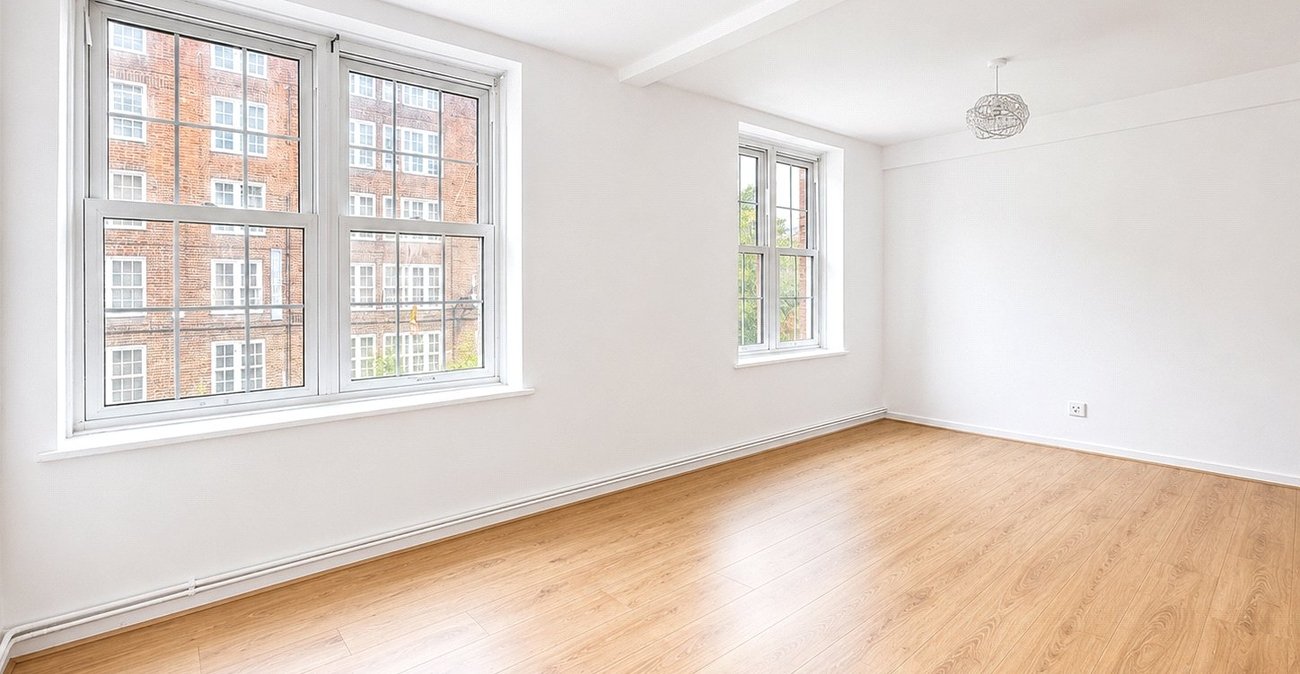 2 bedroom property for sale in London | Robinson Jackson