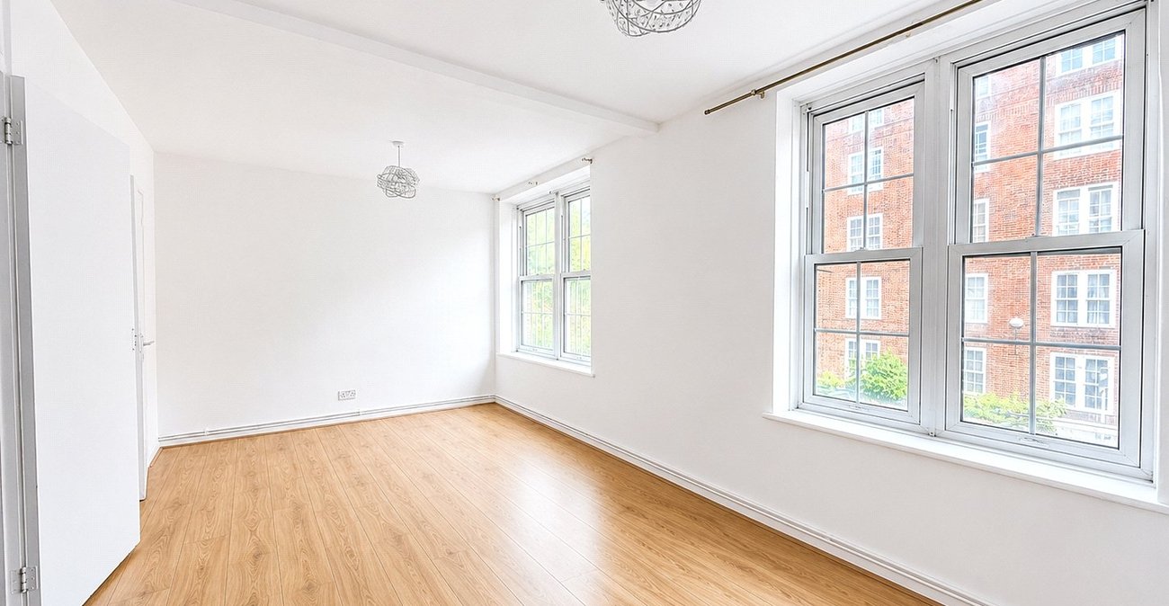 2 bedroom property for sale in London | Robinson Jackson