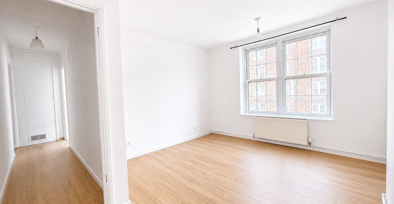 2 bedroom property for sale in London | Robinson Jackson