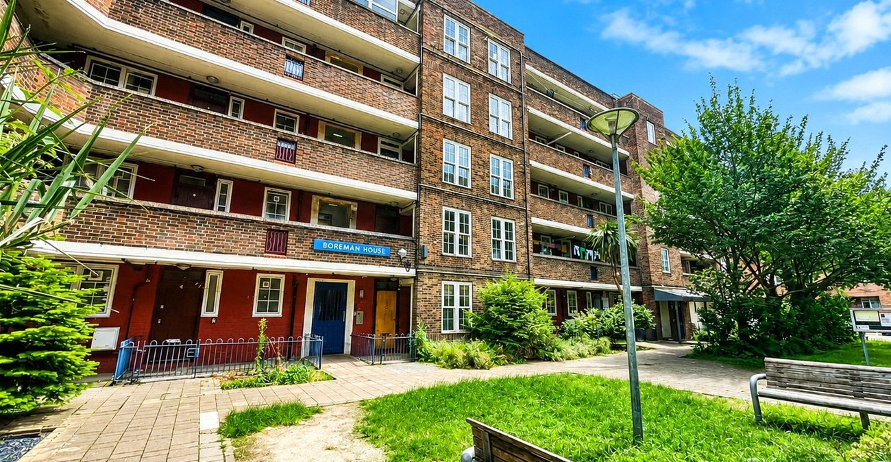 2 bedroom property for sale in London | Robinson Jackson